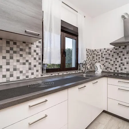 Stunning In With House Sea View *