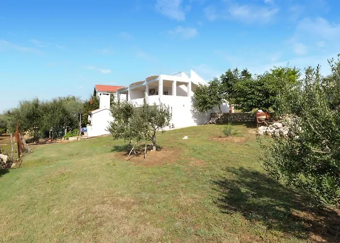 2 Bedroom Lovely In * Rtina