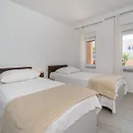 Apartament 2 Bedroom Lovely In