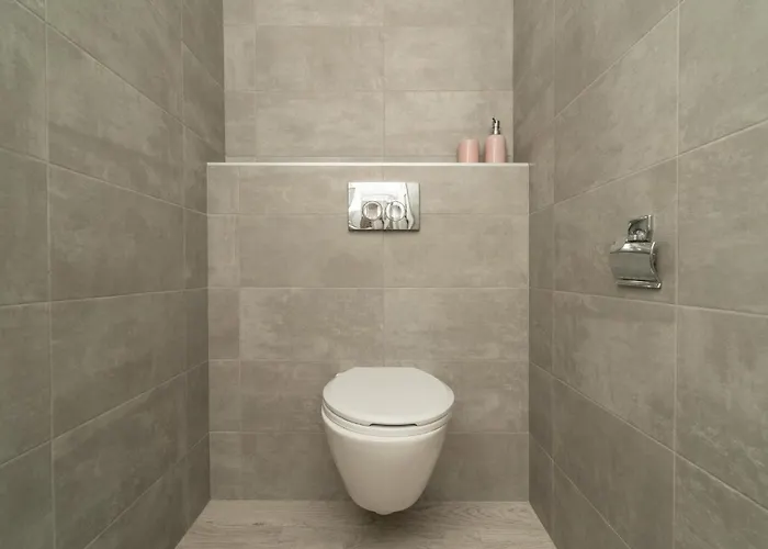 2 Bedroom Lovely In *